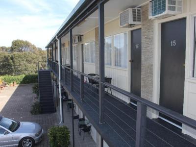 Of The Town Motor Motel 3*